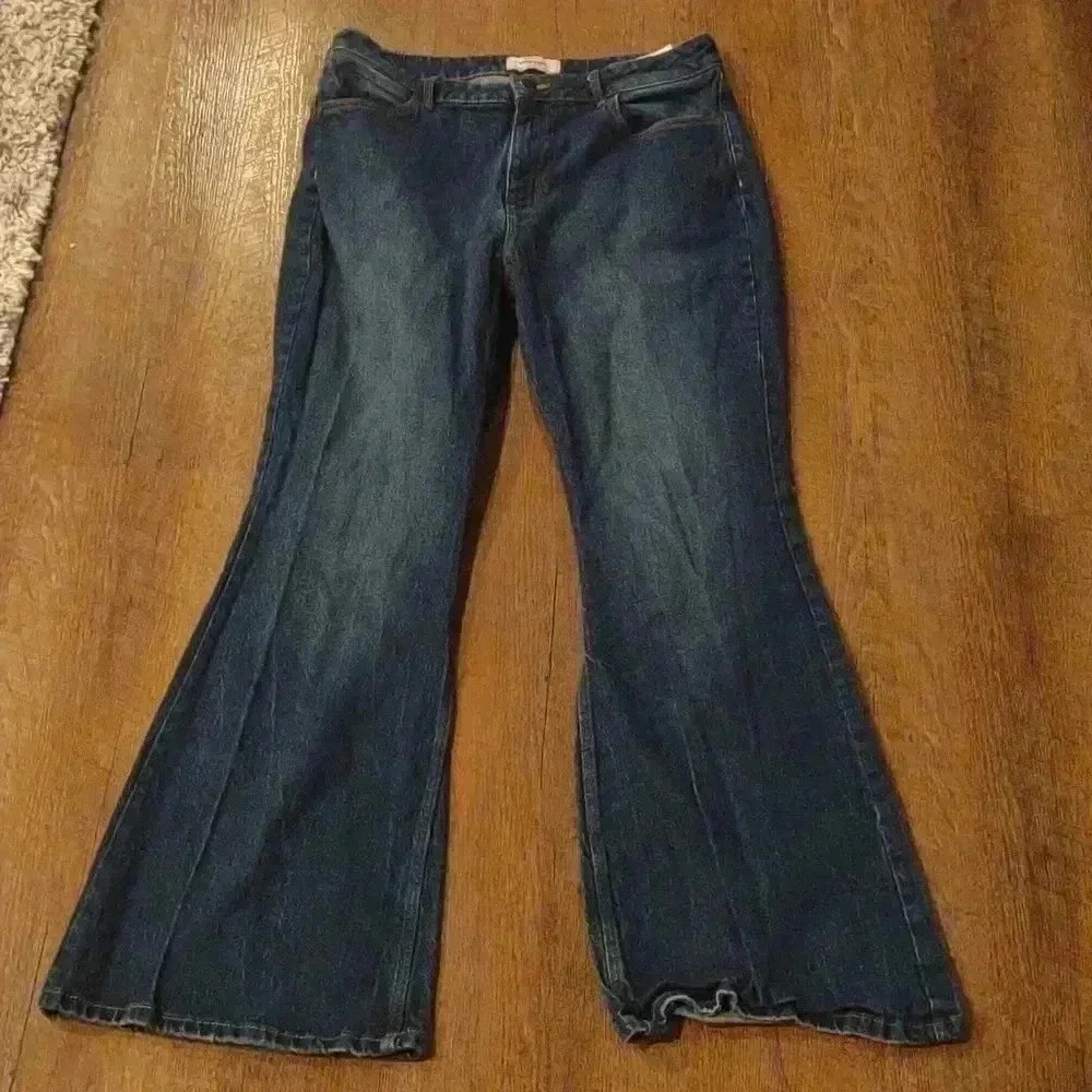 Wrangler high rise fierce flare dark denim‎ jeans women's 14